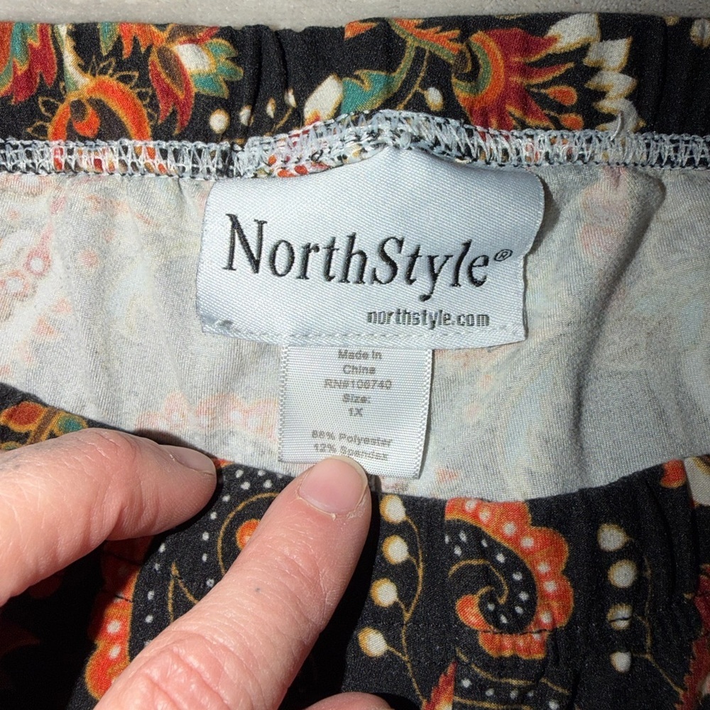 NorthStyle Black and Orange Paisley leggings 1x - Picture 3 of 6